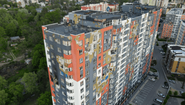 В Ірпені відновили найвищий будинок, пошкоджений під час окупації