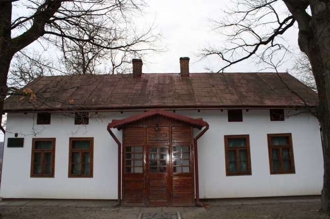 В місті кажуть про критичний стан музею Коновальця на Львівщині