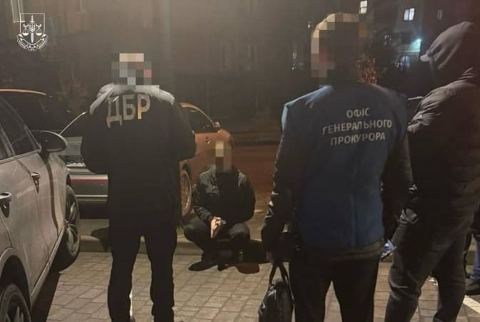 У Львові прокурора затримали на хабарі за закриття кримінальної справи