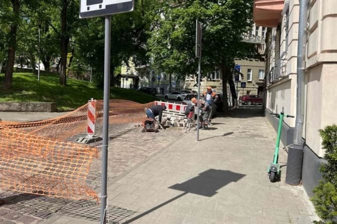 Антикишеню облаштовують на розі Бандери та Шашкевича у Львові: що зміниться для пішоходів і водіїв