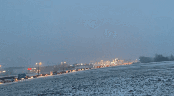 скрін з відео