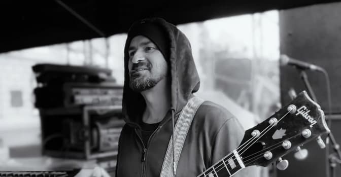 Вакарчук повідомив про смерть учасника концертного складу гурту «Океан Ельзи»