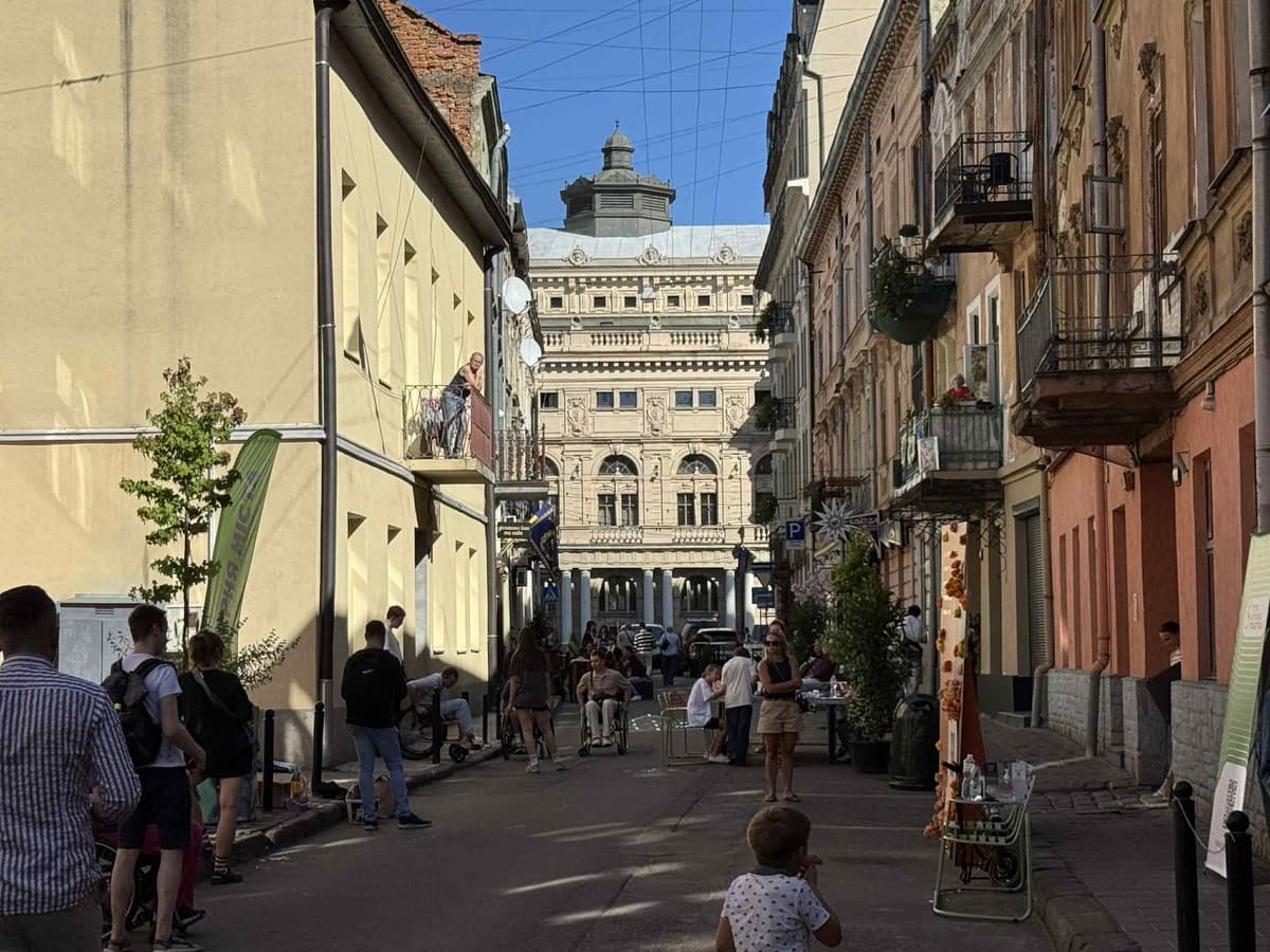 Чи стане вулиця у центрі Львова повністю пішохідною та що з рекультивацією Грибовицького сміттєзвалища. Підсумки доби