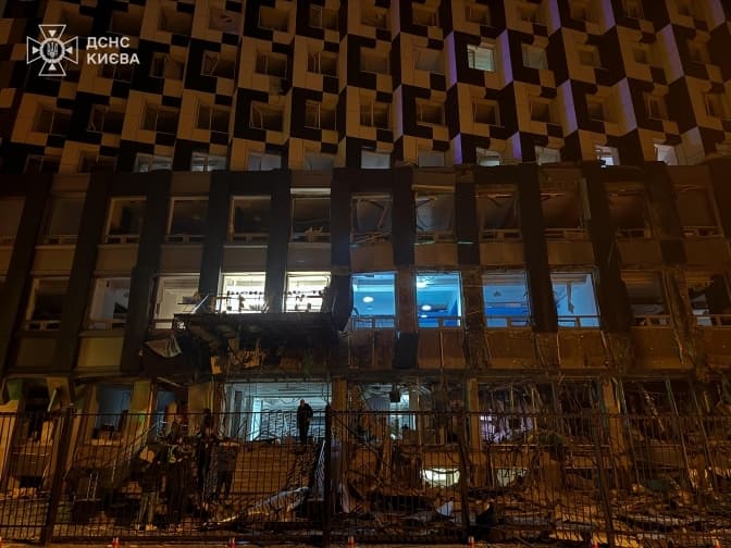 Росія атакувала Київ дронами: пошкоджено дитсадок, житлові будинки та синагогу, 8 поранених