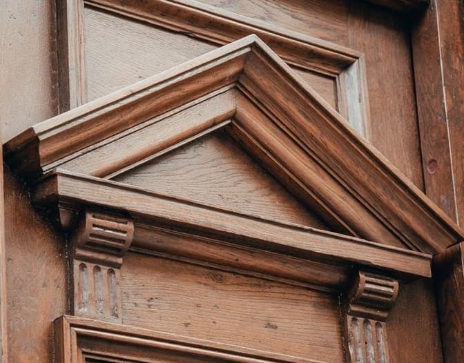 У Львові відреставрували столітню браму. Фото до та після