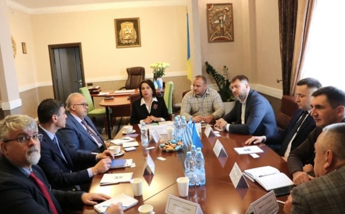 Греція готова інвестувати у відновлення інфраструктури та будівництво укриттів на Київщині