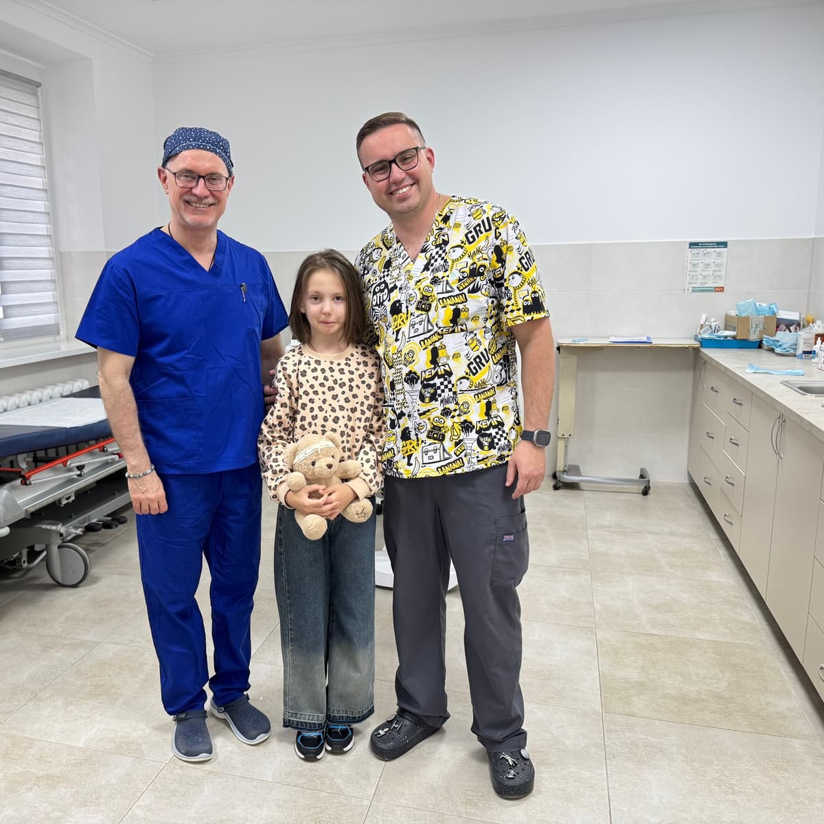 «Тепер вона не боїться глузувань». У Львові прооперували дівчинку з рідкісним синдромом