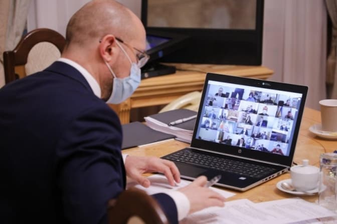 Посилення карантинних обмежень – Шмигаль чекає порад від міських голів