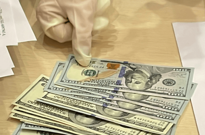 На Львівщині правоохоронці викрили лікарів, які вимагали хабар у військовослужбовця