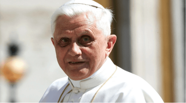 Помер почесний Папа Римський Бенедикт XVI