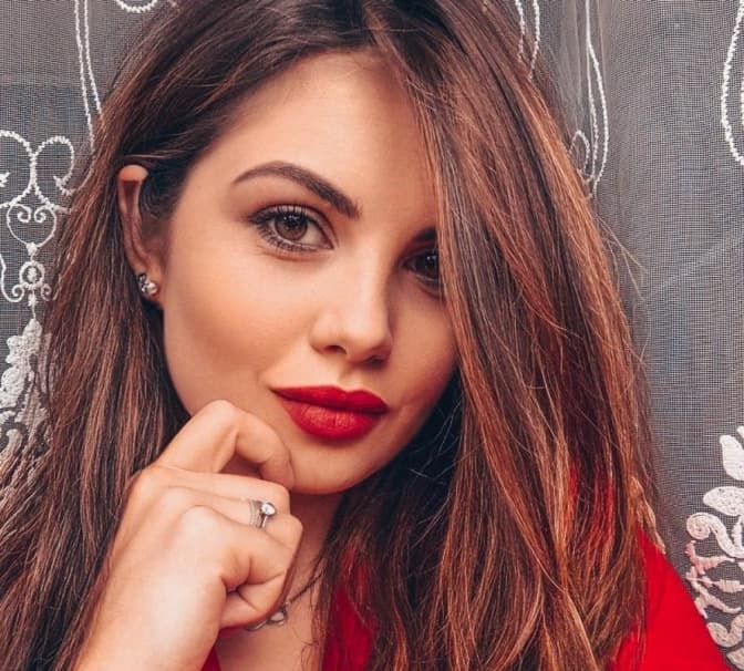 Медики у Львові рятують молоду дівчину із Covid-19 та енцефалітом