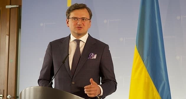 МЗС закликає українців негайно залишити Росію та утриматися від поїздок туди