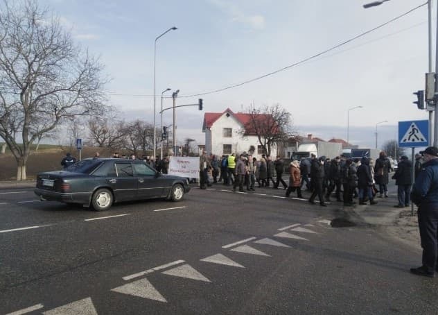 Ситуація на дорогах Львівщини. На трасі Київ – Чоп мешканці перекривають трасу