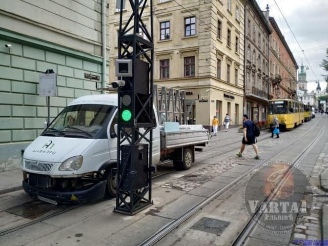 Через аварію трамваї №1 та №2 курсують зі змінами