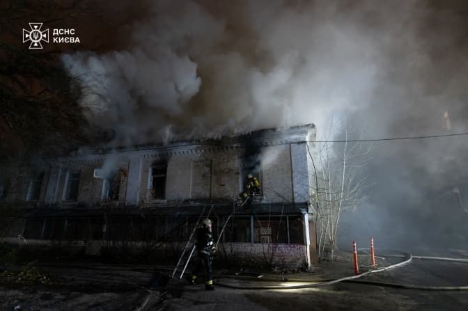 У Києві горіла 125-річна садиба на Ярославовому Валу