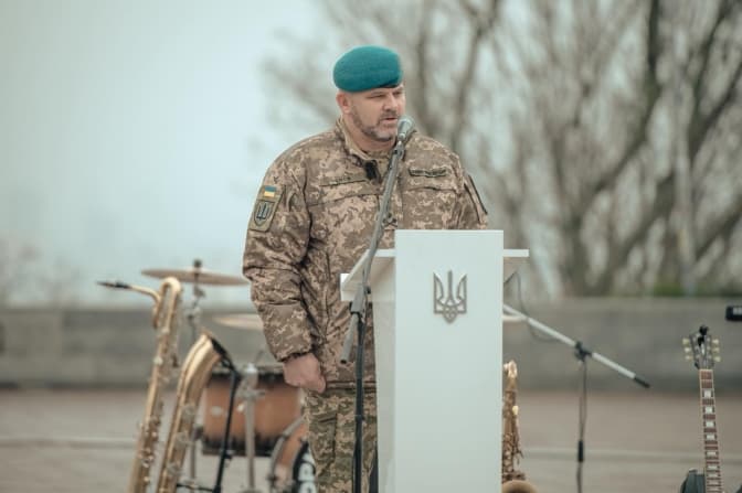 У Києві відкрили пам’ятний знак Сухопутним військам ЗСУ