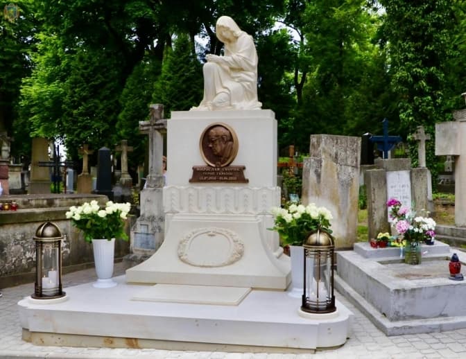 На Личаківському цвинтарі відкрили пам’ятник композитору Мирославу Скорику