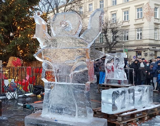Фейсбук сторінка скульпторки Daria Alyoshkina