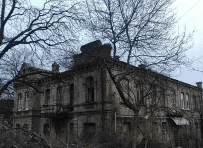 Історичну садибу Котунського на Татарці виставили на продаж через OLX