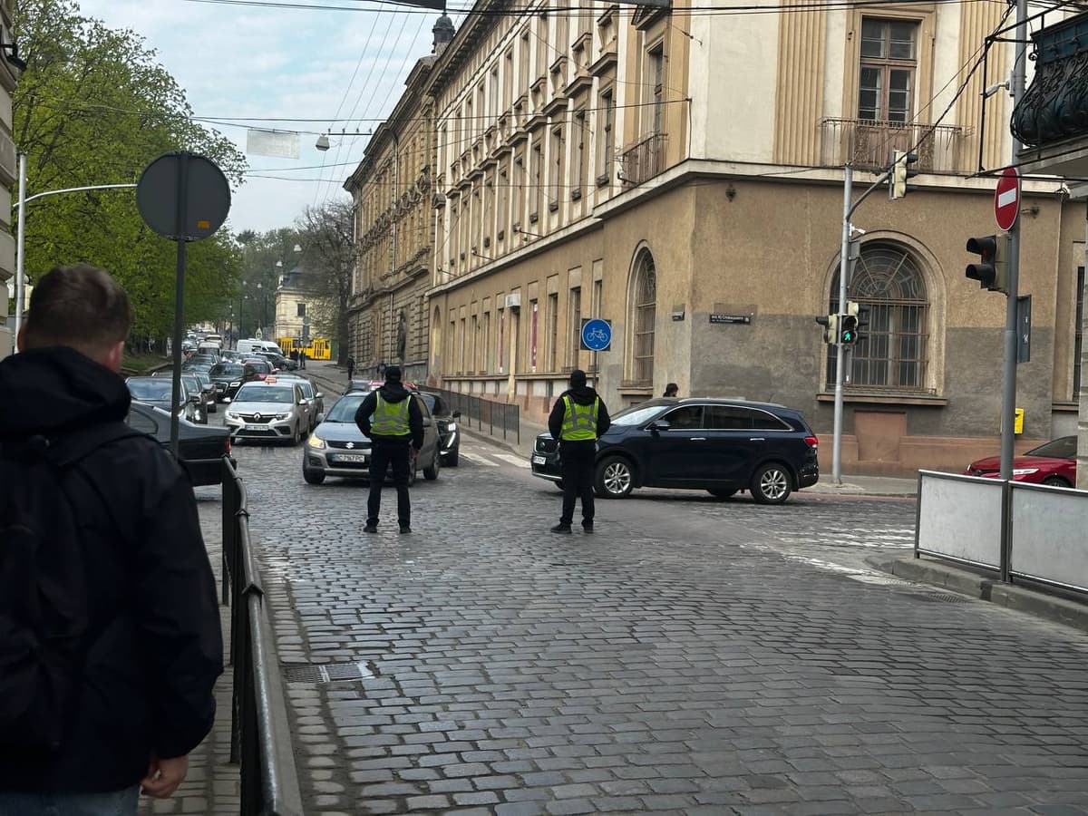 У центрі Львова перекрили рух через візит іноземної делегації