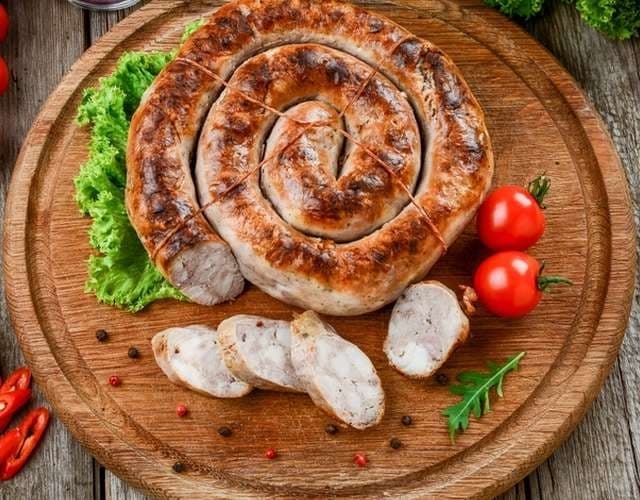 Львів'янин потрапив до реанімації після вживання домашньої ковбаси