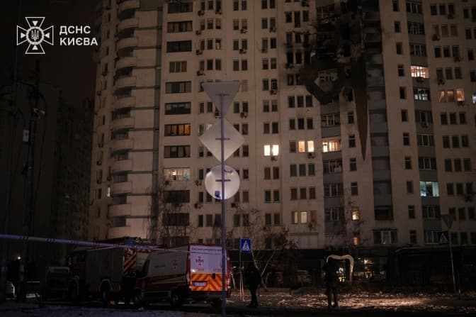 Комбінований удар РФ по Києву: перебої зі світлом і опаленням, 4 загиблих
