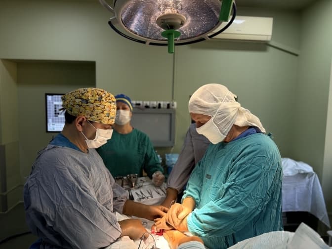 У Львові вперше застосували унікальну методику зрощення рідкісного перелому руки у підлітка