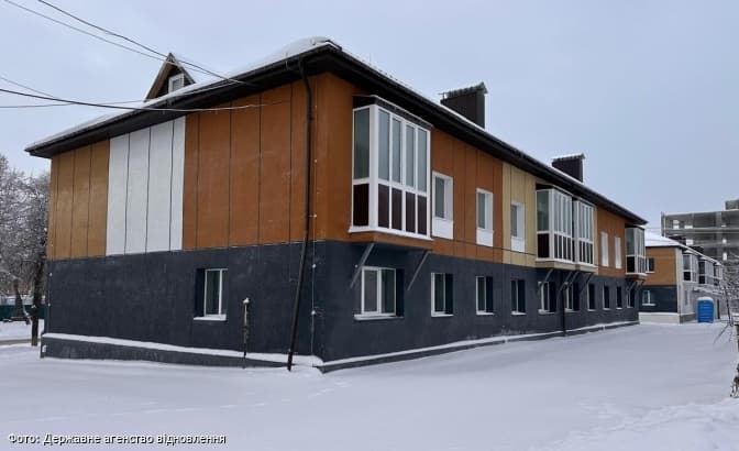 У Бородянці на Київщині відновлюють будинок, пошкоджений росіянами у 2022 році