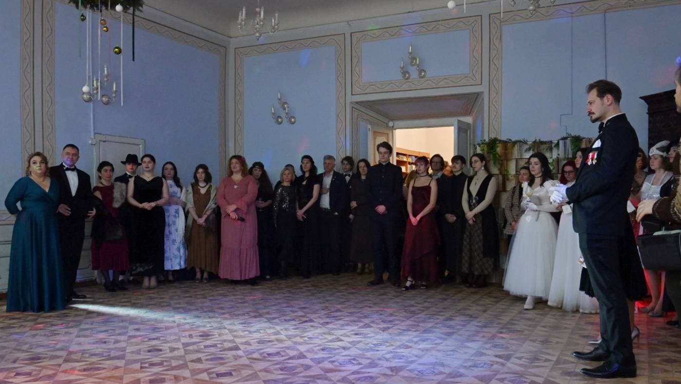 Фото з "Міського балю" / ЛОР