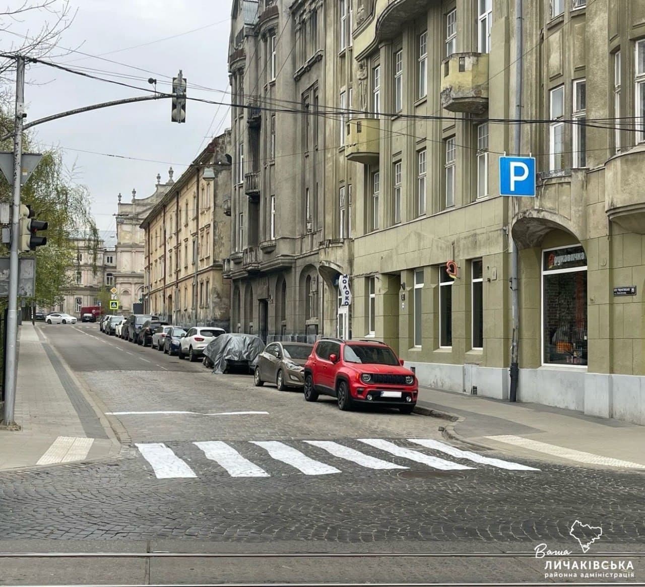 У Личаківському районі Львова вже поновили розмітку на певних ділянках / фото Личаківської РА 