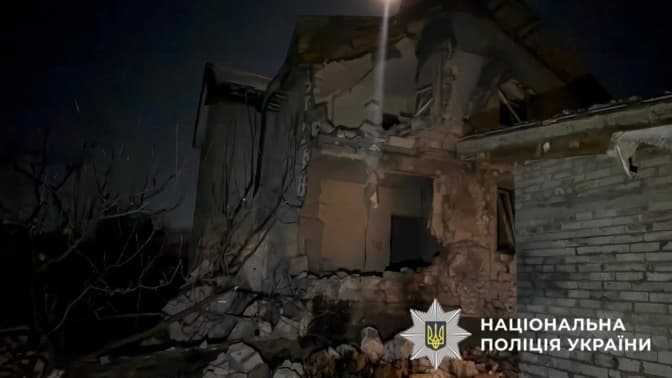 Масована атака РФ: На Київщині поранений чоловік, пошкоджені будинки та авто