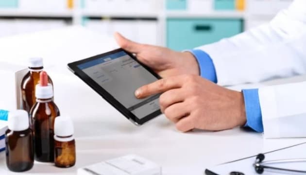 До е-рецепту тепер додаватимуть перелік трьох найдешевших варіантів ліків