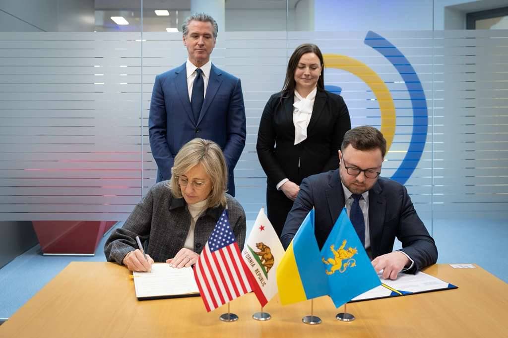 Укладання меморандуму між Львівщиною та штатом Каліфорнія / Фото зі сторінки Максима Козицького