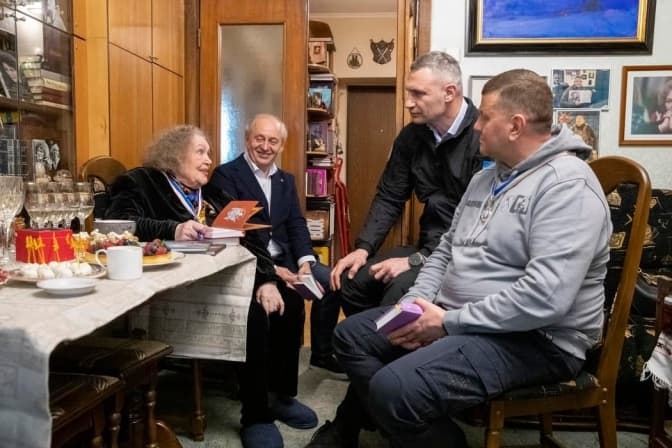 Київрада відзначила званням «Почесний громадянин Києва» Ліну Костенко і Валерія Залужного