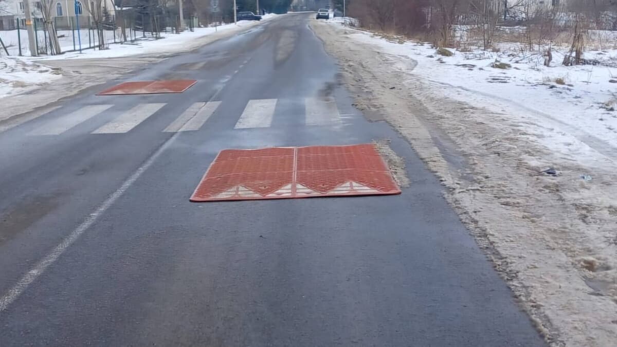 На Львівщині облаштували «берлінські подушки» для заспокоєння руху