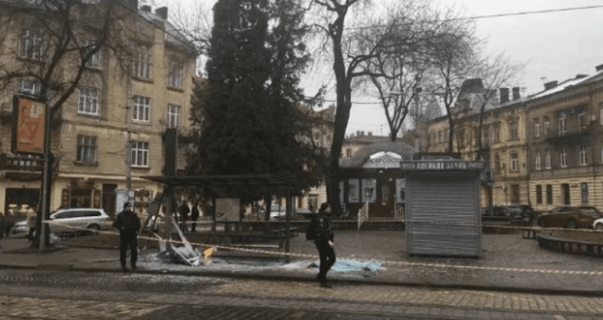 Львівського поліцейського, який насмерть збив дівчину на зупинці, ув’язнили на три роки