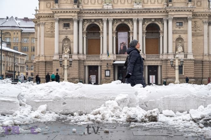 Ліміти електроенергії та проїзд державними дорогами. Головне за добу