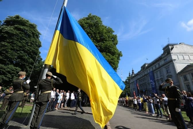 Львів відзначає 25-ту річницю Конституції України. Фото