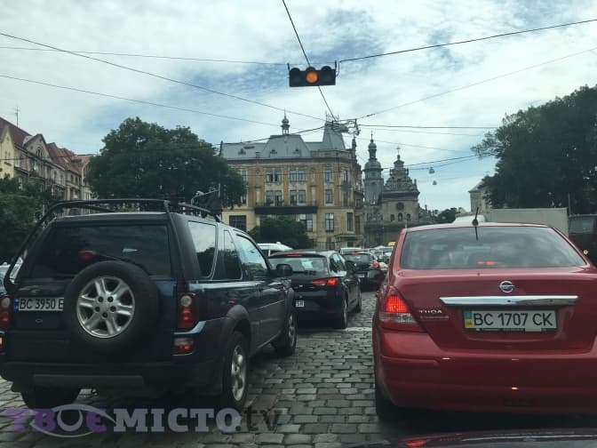 Ситуація на дорогах Львова: затори у центрі міста