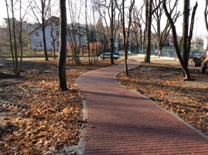 У Львові облаштували велодоріжку у Личаківському парку. Фото