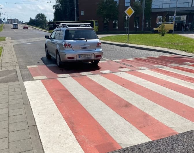 У Львові автомобіль збив 56-річну жінку на пішохідному переході