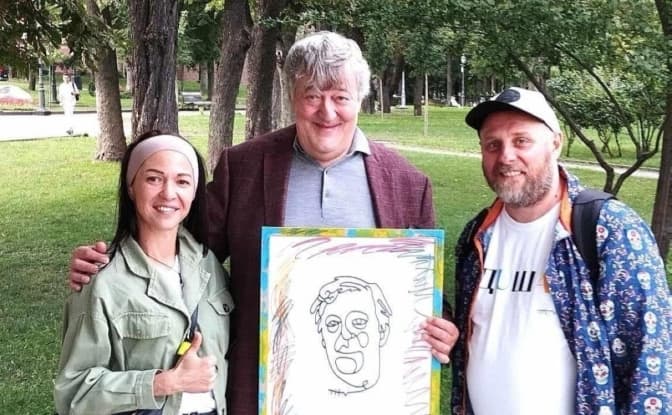 Стівен Фрай поділився враженнями від повітряної тривоги в Києві