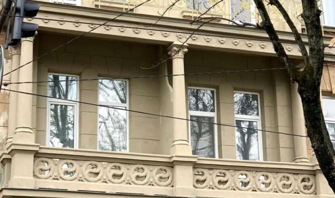 У Львові продовжують ремонт балконів