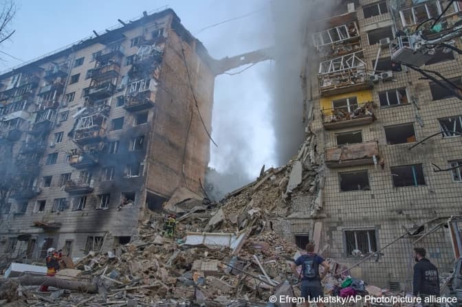 У Києві нині День жалоби та у Львові відкрили унікальний ветеранський спортивний хаб. Підсумки доби