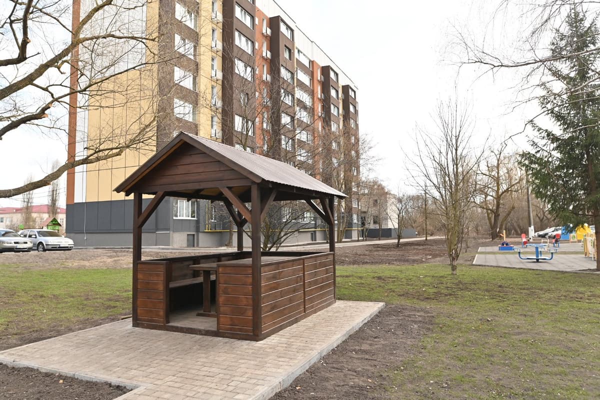 Комплексне відновлення Бородянки: на Київщині завершили ремонт двох багатоповерхівок