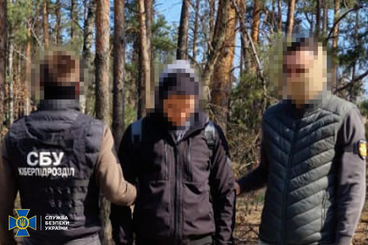 Реєстрував Starlink для окупантів: в Ірпені СБУ затримала російського агента