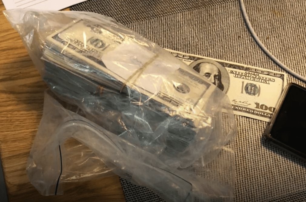 На вимаганні 1 млн доларів хабаря викрили львівських суддів