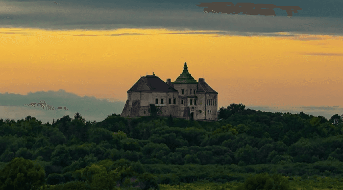 На Львівщині можна відвідати Олеський замок. Які ціни та графік