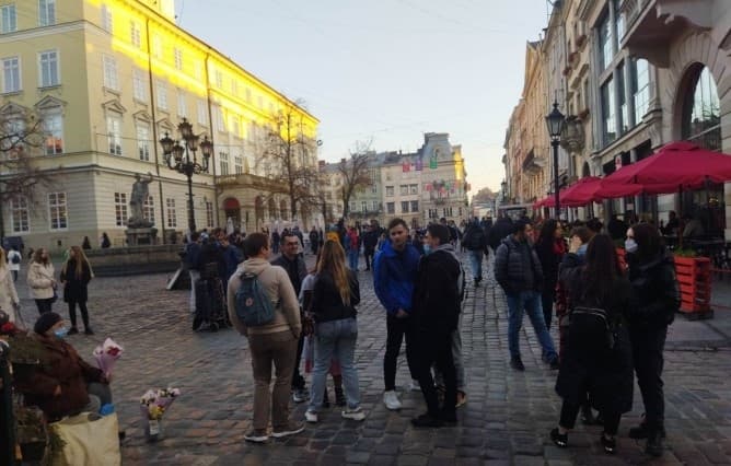 У Львові за відсутність вакцинації закрили ще понад 10 закладів