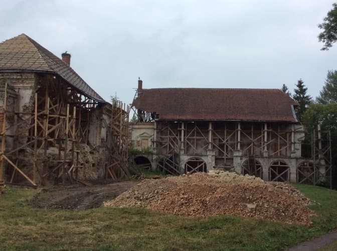 У Поморянському замку виявили дві нові споруди, що можуть обвалитись. Фото